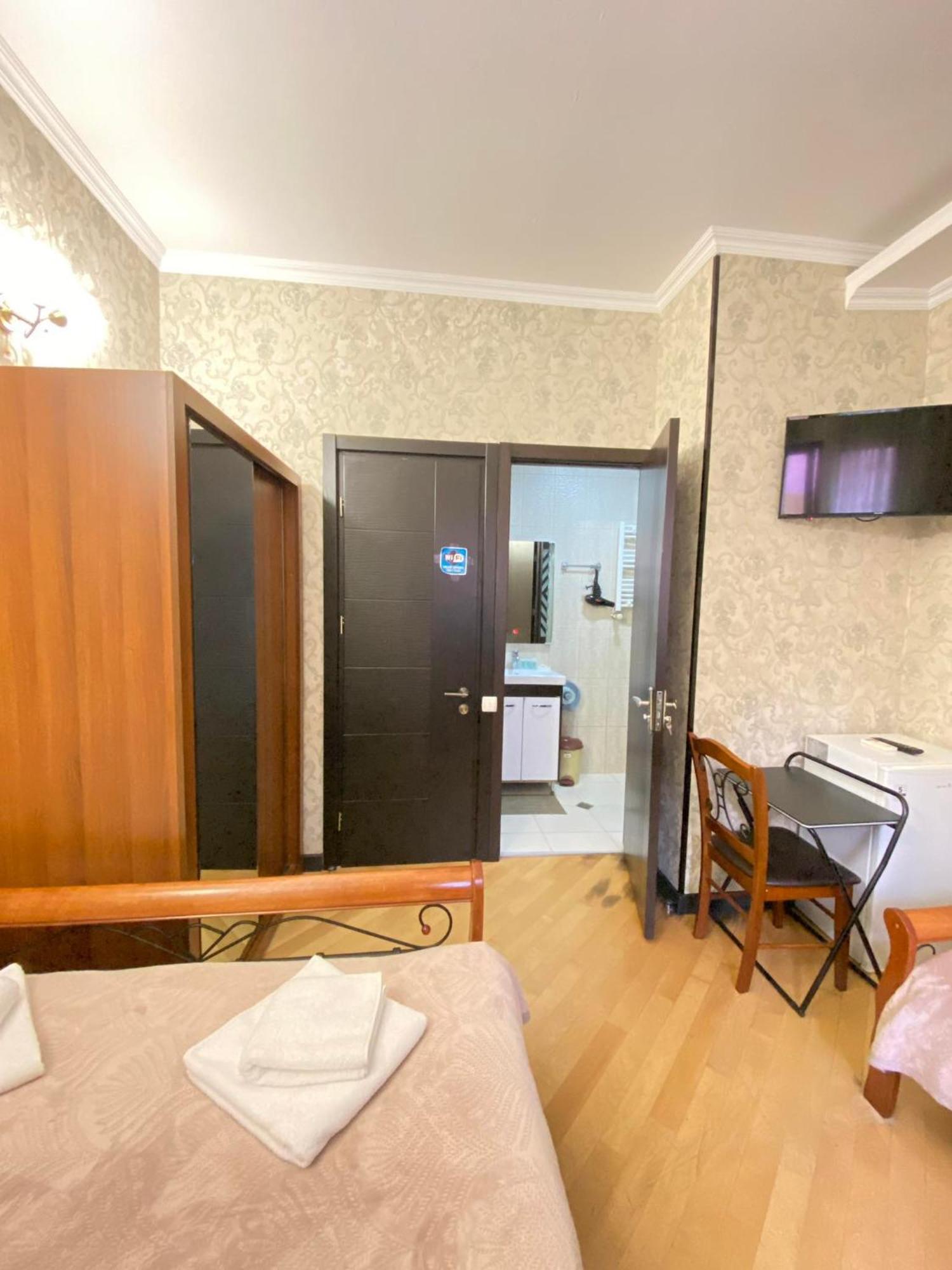 Hotel Terrace House Near Opera Tiflis Habitación foto